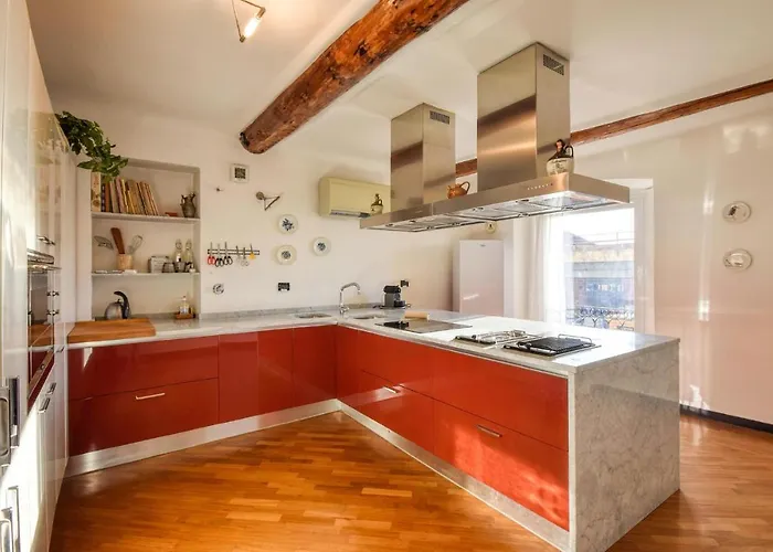 3 Bedroom Cozy In 아파트