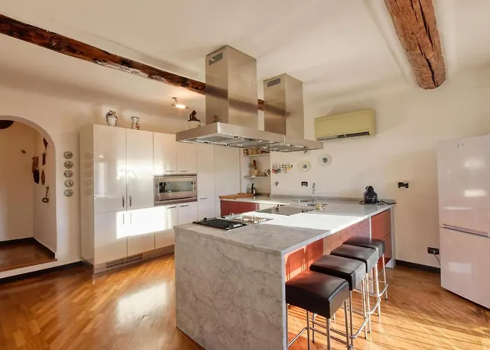 아파트 3 Bedroom Cozy In 제노바