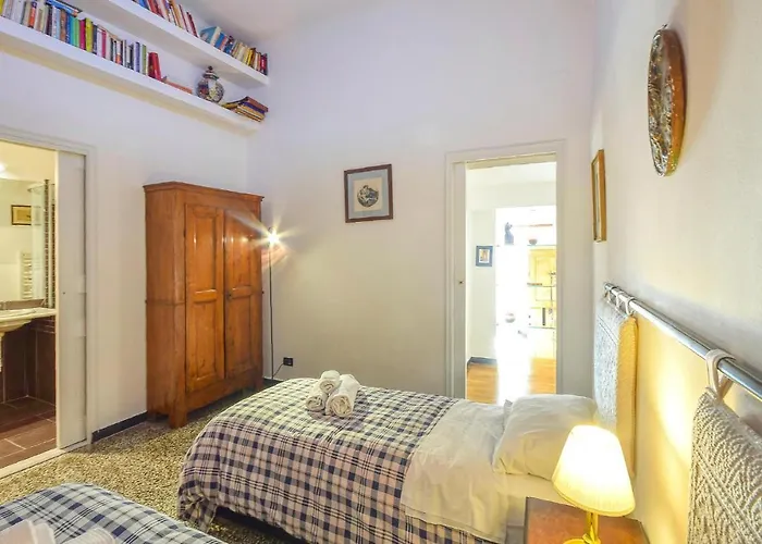 3 Bedroom Cozy In Lägenhet Genua