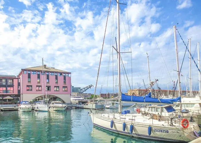 3 Bedroom Cozy In Lägenhet Genua